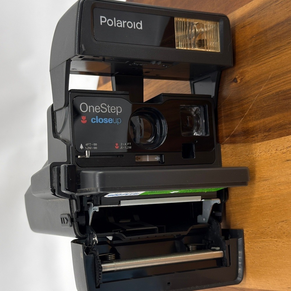 Polaroid OneStep Closeup Camera Black Instant 600 Film Flash Not Tested
